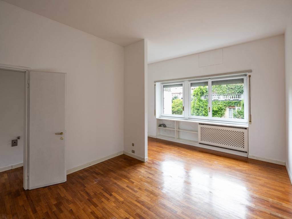 appartamento in vendita a Milano in zona Guastalla