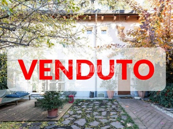 casa indipendente in vendita a Milano in zona Lambrate