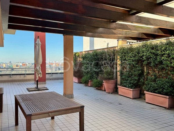 appartamento in vendita a Milano in zona Adriano