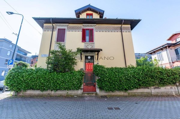 casa indipendente in vendita a Milano in zona Isola
