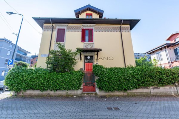 casa indipendente in vendita a Milano in zona Isola
