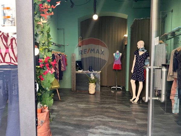 negozio in vendita a Milano in zona Isola