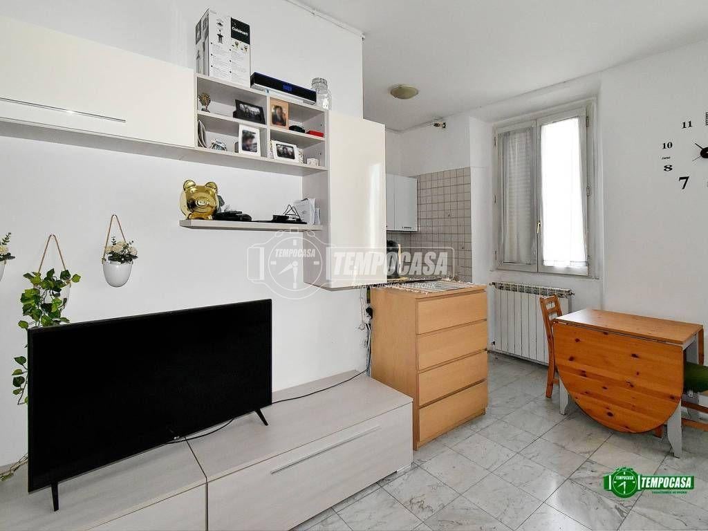 appartamento in vendita a Milano in zona Chiesa Rossa