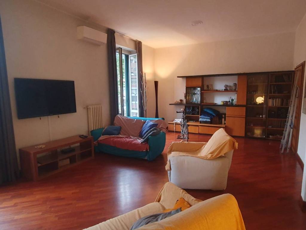 appartamento in vendita a Milano in zona Città Studi
