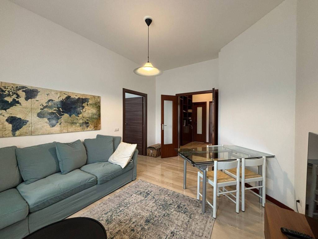 appartamento in vendita a Milano in zona Famagosta