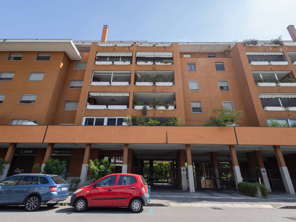 appartamento in vendita a Milano in zona Gratosoglio