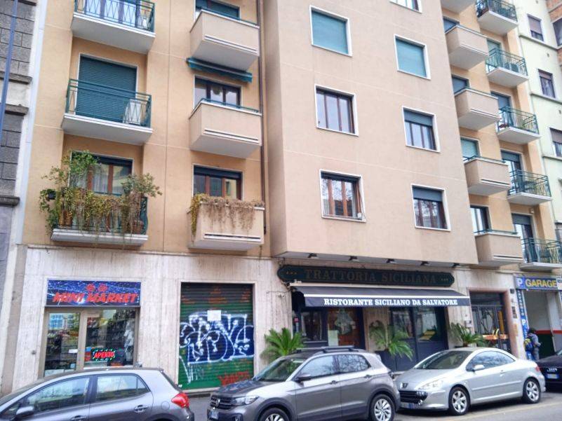 negozio in vendita a Milano in zona Centro Direzionale