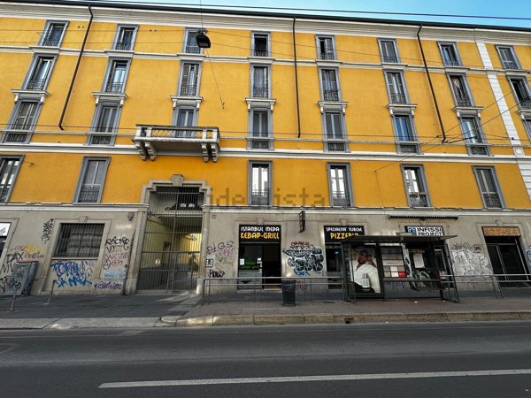 locale commerciale in vendita a Milano