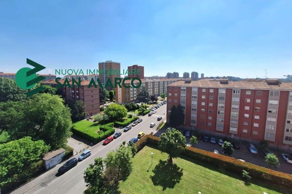 appartamento in vendita a Milano in zona Gallaratese