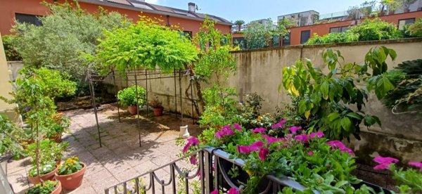 appartamento in vendita a Milano in zona Porta Genova