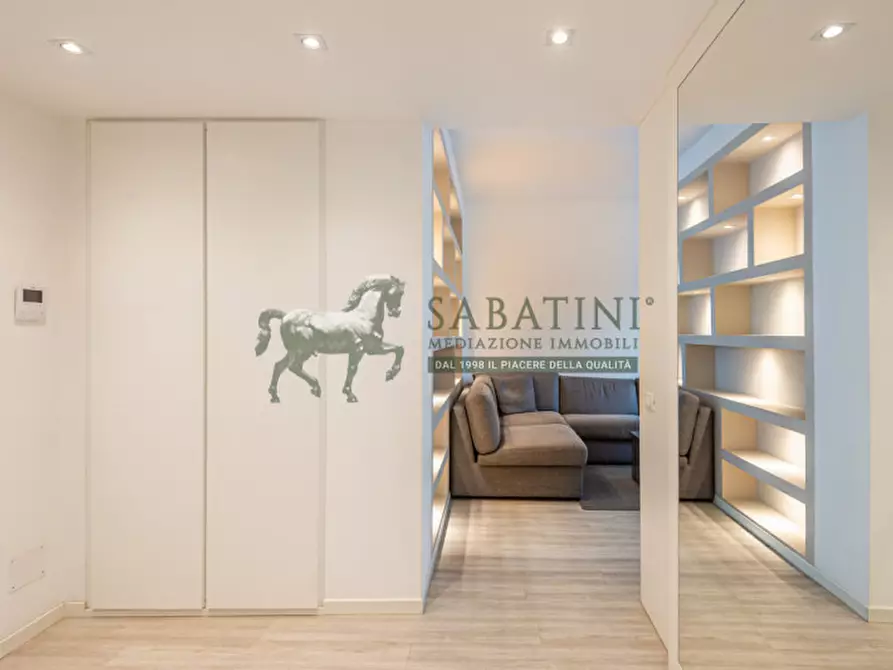 appartamento in vendita a Milano in zona Porta Nuova