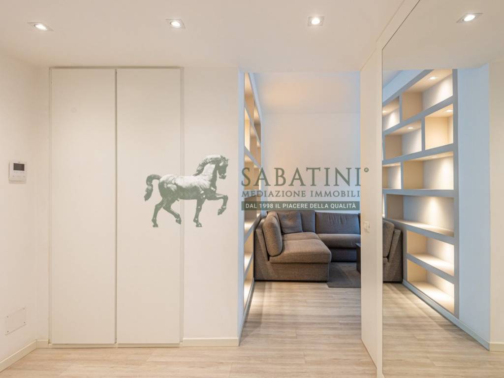 appartamento in vendita a Milano in zona Porta Nuova