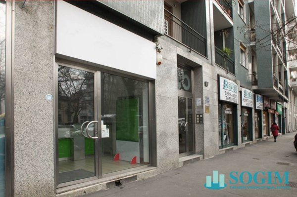 negozio in vendita a Milano in zona Forlanini