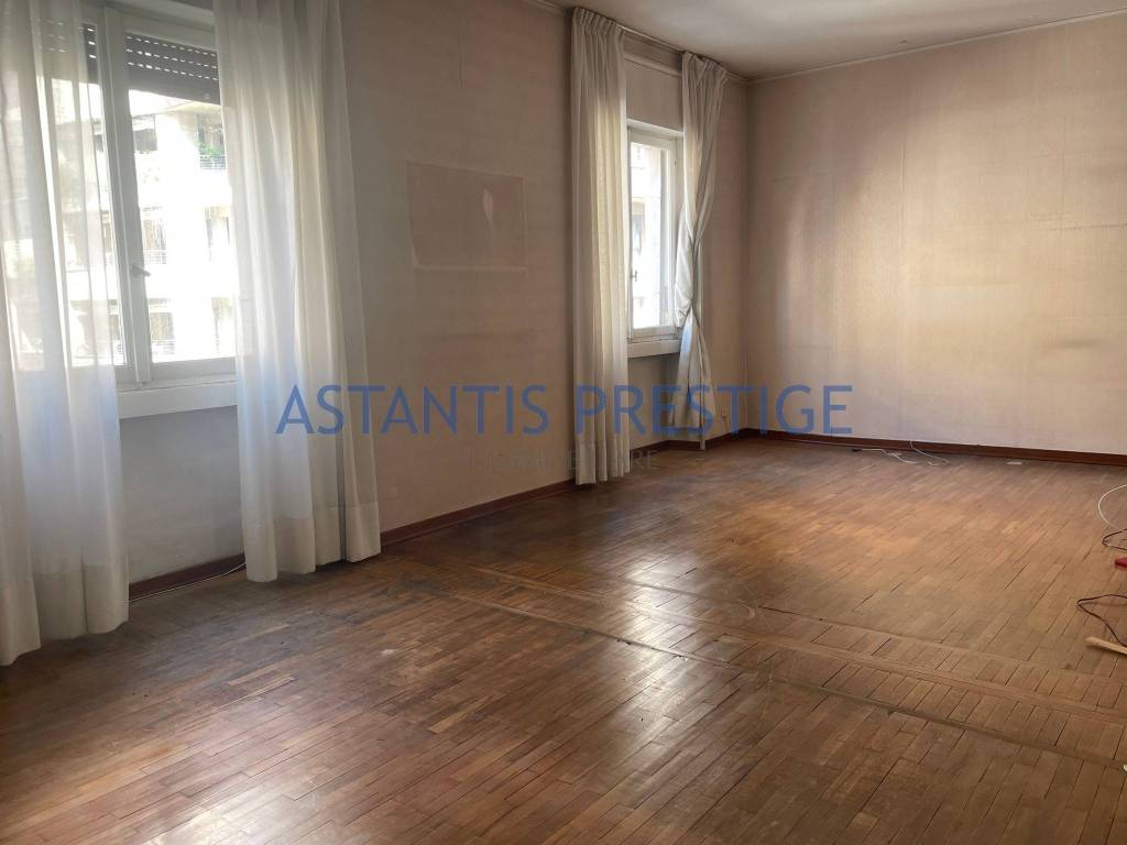 appartamento in vendita a Milano in zona Sempione