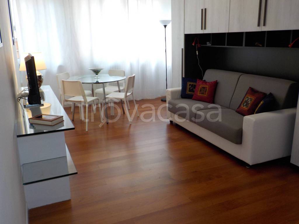appartamento in vendita a Milano in zona Casoretto
