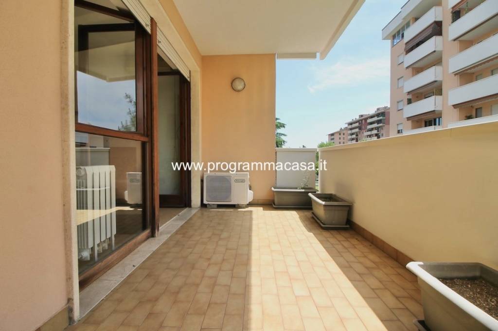 appartamento in vendita a Milano in zona Feltre