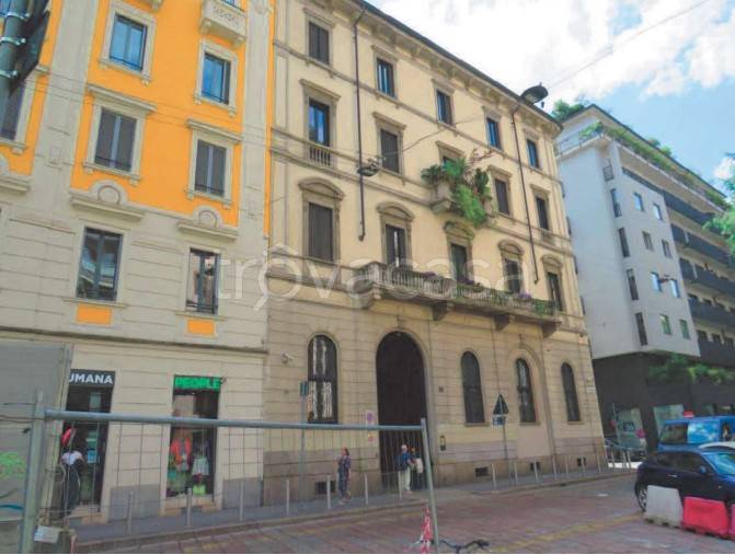 appartamento in vendita a Milano in zona Sant'Ambrogio