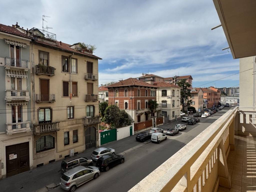 appartamento in vendita a Milano in zona Porta Genova