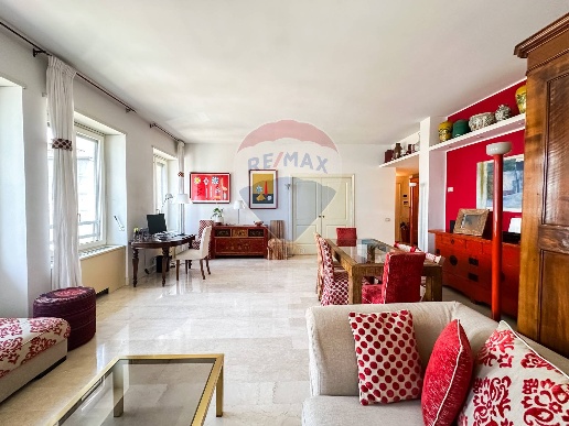 appartamento in vendita a Milano in zona Guastalla