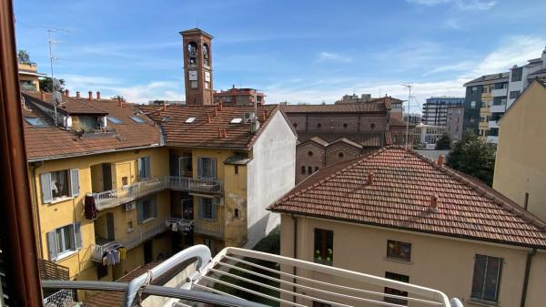 appartamento in vendita a Milano in zona Lambrate