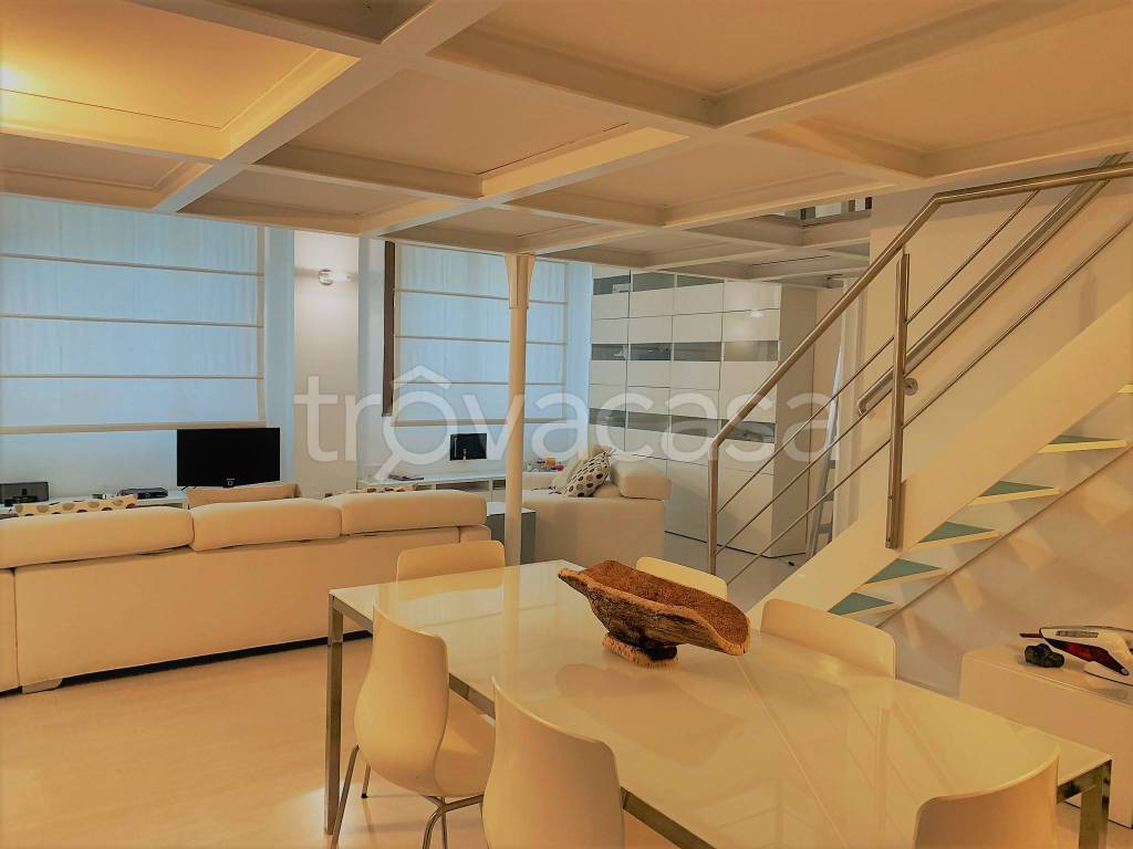 appartamento in vendita a Milano in zona Dergano