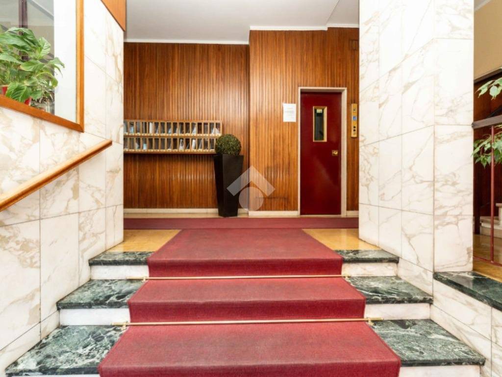 appartamento in vendita a Milano in zona Corvetto
