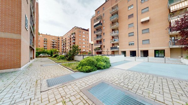 appartamento in vendita a Milano in zona Lorenteggio