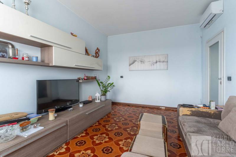 appartamento in vendita a Milano in zona Barona