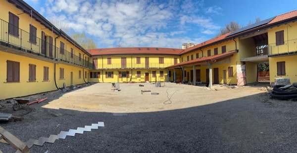 appartamento in vendita a Milano in zona Lorenteggio