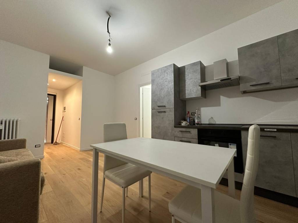 appartamento in vendita a Milano in zona Barona