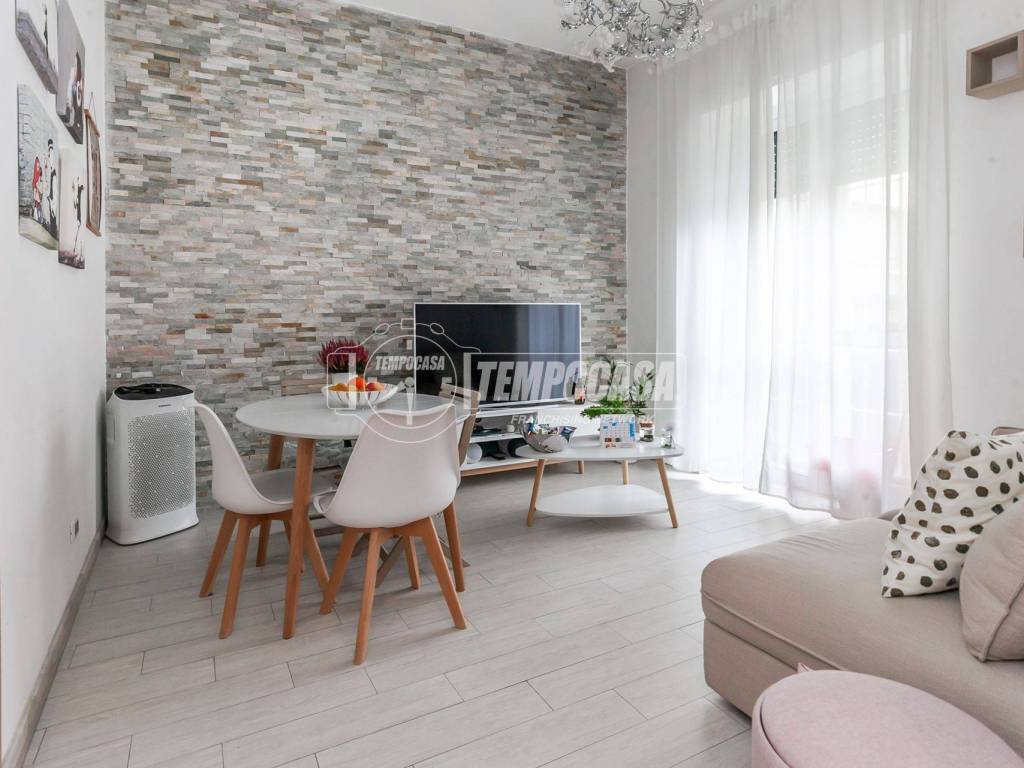 appartamento in vendita a Milano in zona Dergano