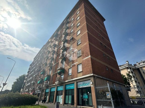 appartamento in vendita a Milano in zona Famagosta