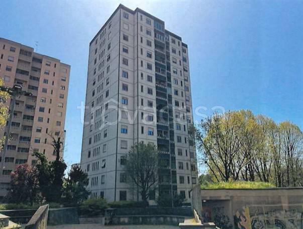 appartamento in vendita a Milano in zona Gallaratese