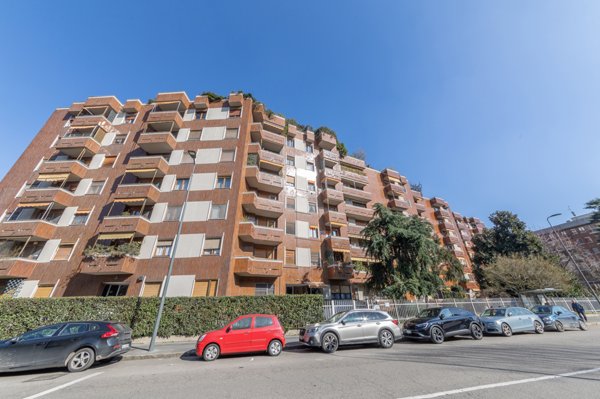 appartamento in vendita a Milano in zona Morivione