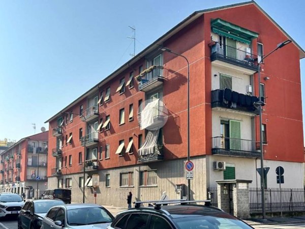 appartamento in vendita a Milano in zona Baggio