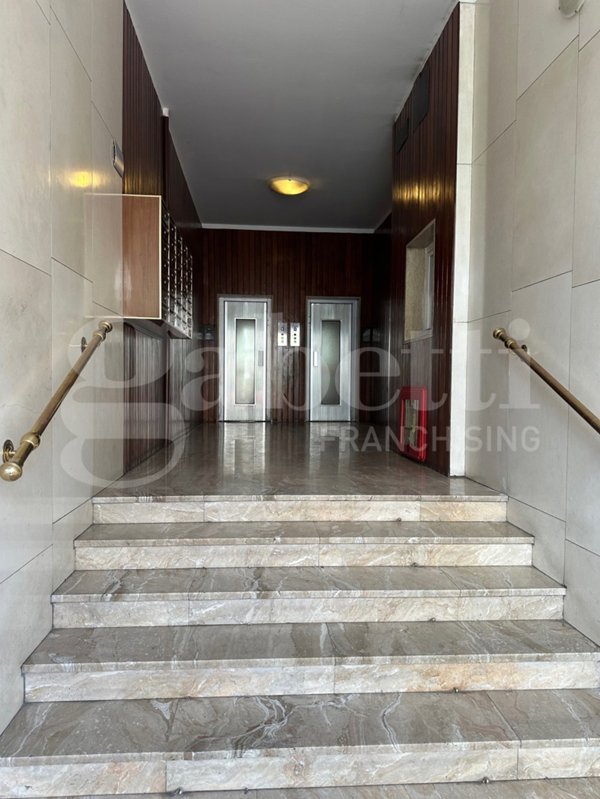 appartamento in vendita a Milano in zona Famagosta
