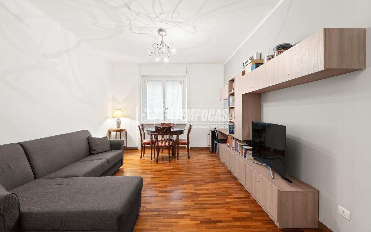 appartamento in vendita a Milano in zona XXII Marzo