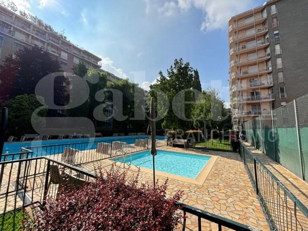 appartamento in vendita a Milano in zona Famagosta