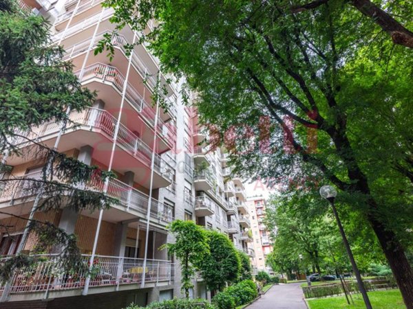 appartamento in vendita a Milano in zona Famagosta