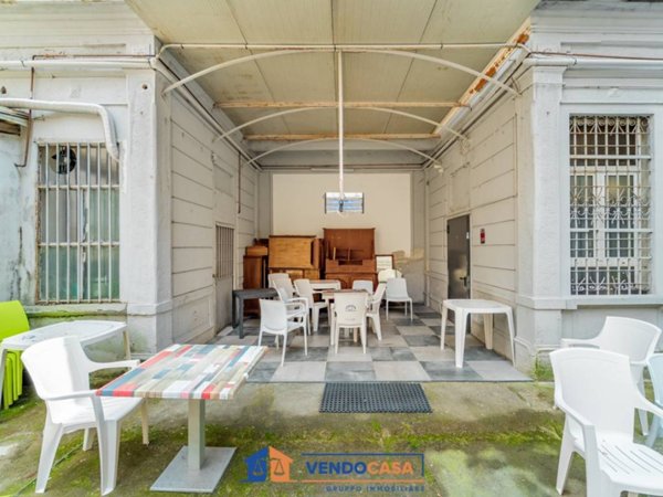 negozio in vendita a Milano in zona Ponte Lambro