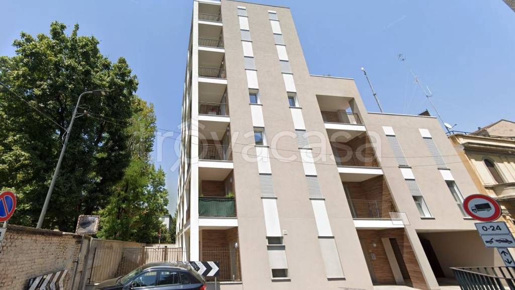 appartamento in vendita a Milano in zona Gorla