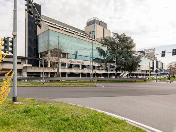 intera palazzina in vendita a Milano in zona San Siro