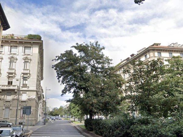 appartamento in vendita a Milano in zona Guastalla