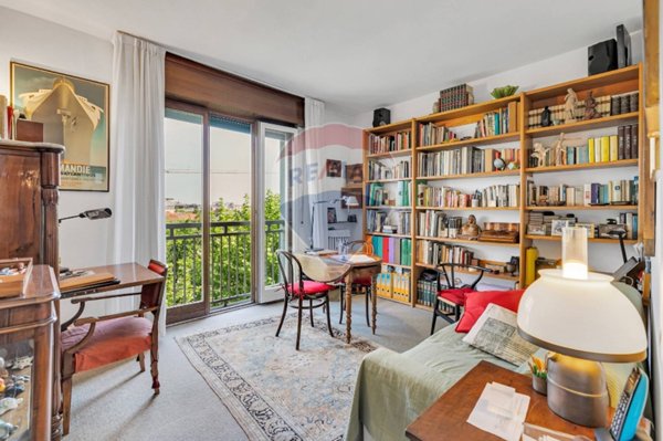 appartamento in vendita a Milano in zona Porta Genova