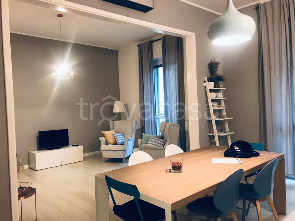 appartamento in vendita a Milano in zona Porta Volta
