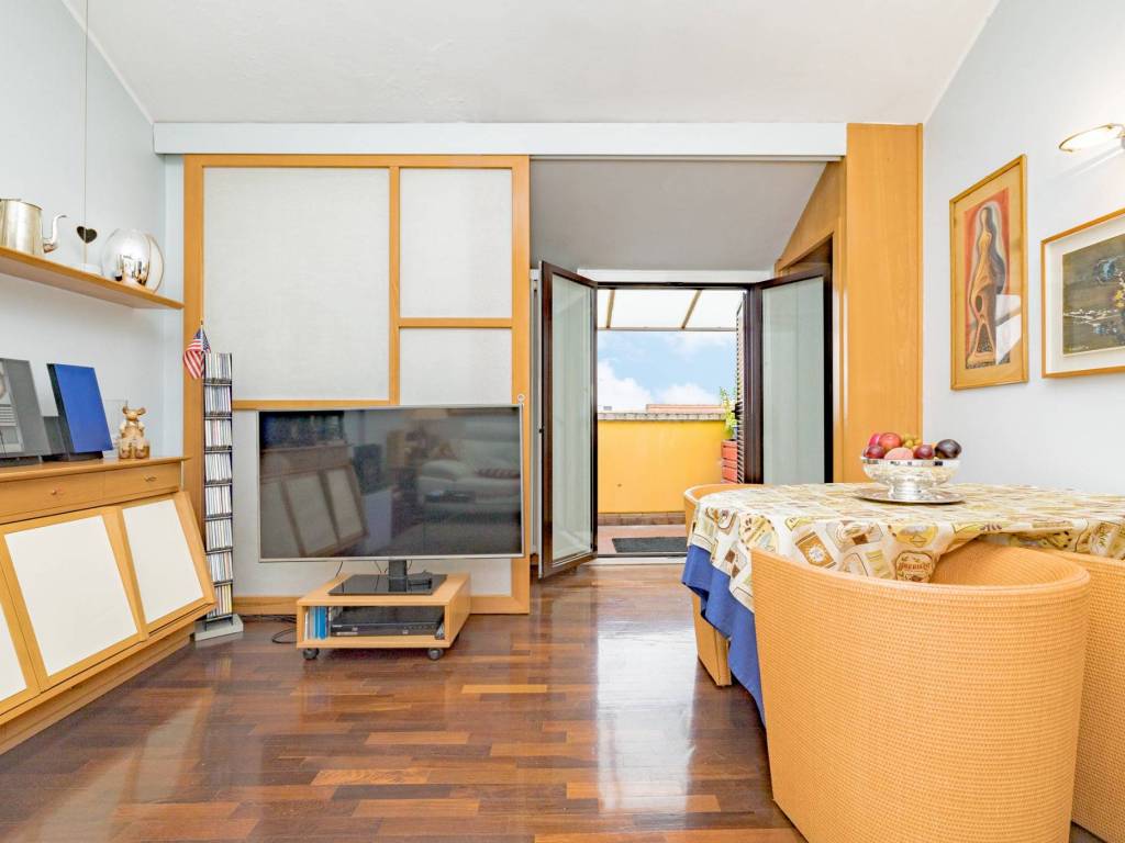 appartamento in vendita a Milano in zona Barona