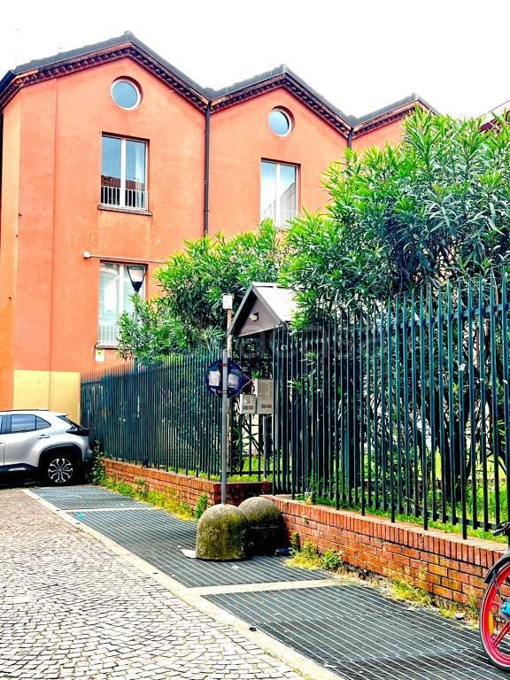 appartamento in vendita a Milano in zona Porta Ticinese