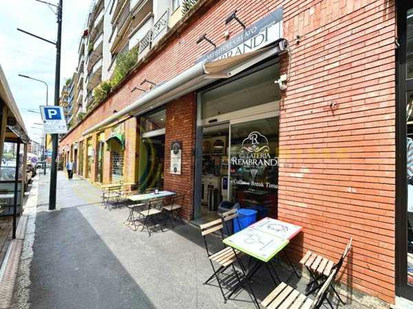 negozio in vendita a Milano in zona San Siro