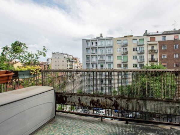 appartamento in vendita a Milano in zona Guastalla