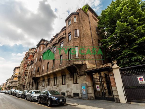 appartamento in vendita a Milano in zona Porta Venezia